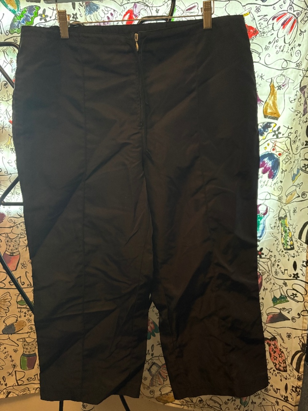 Nike nylon active capri pants